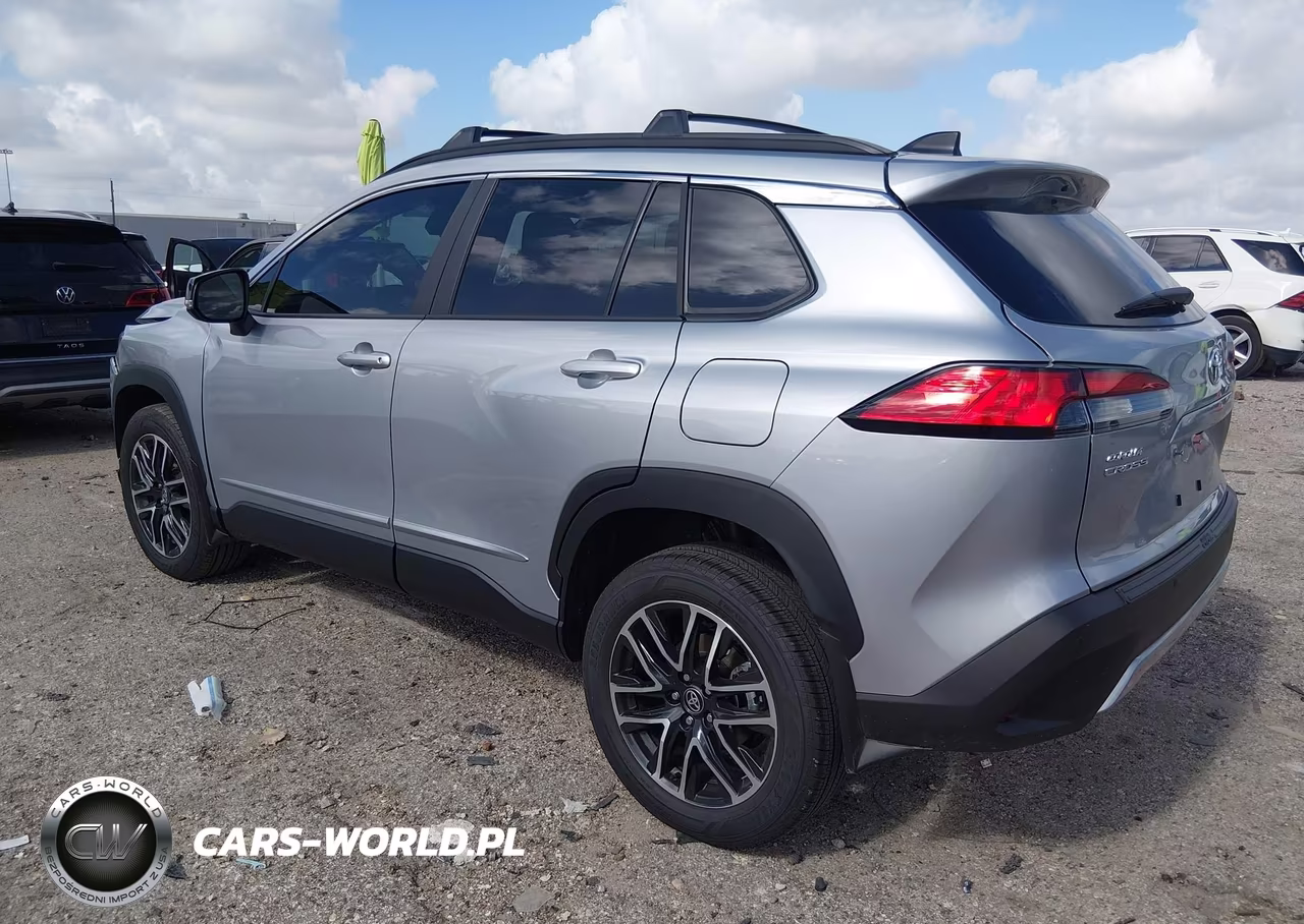 2026 Toyota Corolla Cross Xle VIN:7MUDAAAG7TV210702 - 3