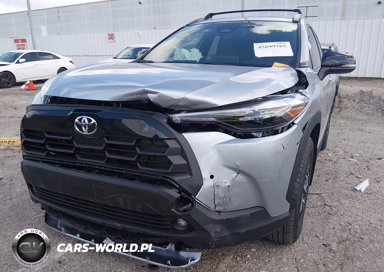 2026 Toyota Corolla Cross Xle VIN:7MUDAAAG7TV210702 - 6