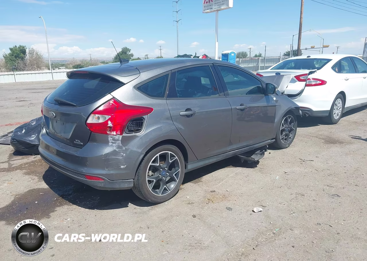 2012 Ford Focus Se VIN:1FAHP3K22CL366615 - 4