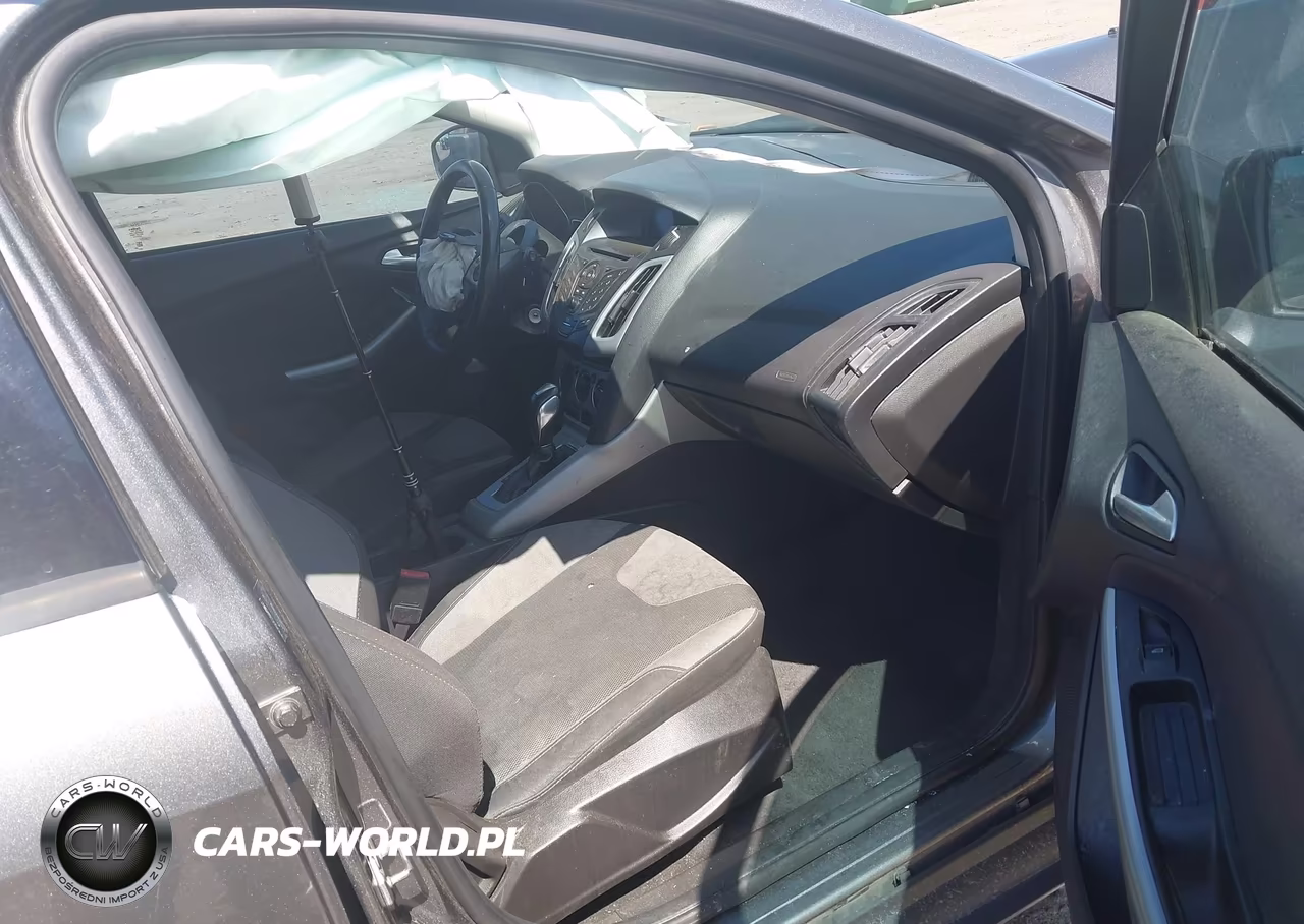 2012 Ford Focus Se VIN:1FAHP3K22CL366615 - 5