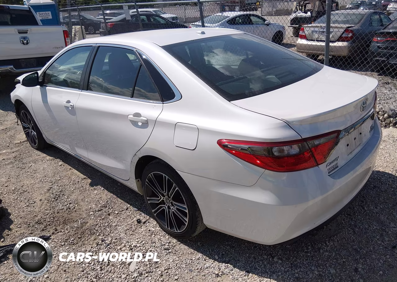 2016 Toyota Camry Se VIN:4T1BF1FK4GU146728 - 3