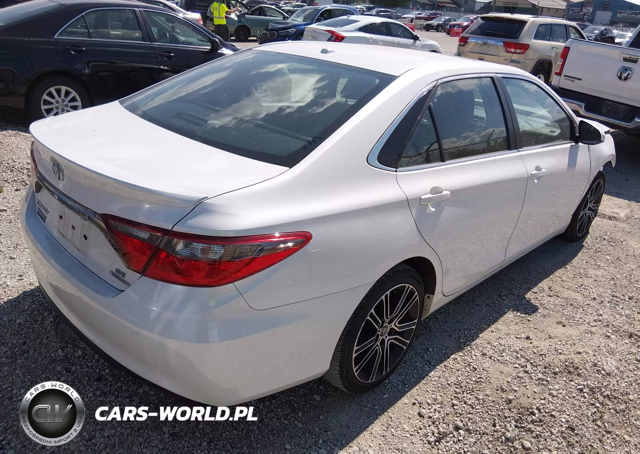 2016 Toyota Camry Se VIN:4T1BF1FK4GU146728 - 4