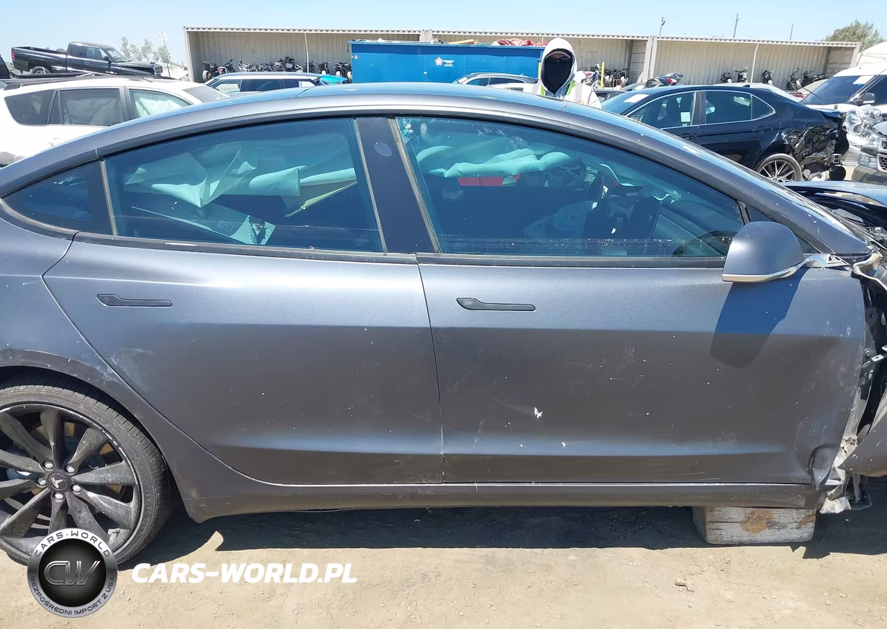 2018 Tesla Model 3 Long Range-Mid Range VIN:5YJ3E1EA7JF025700 - 13