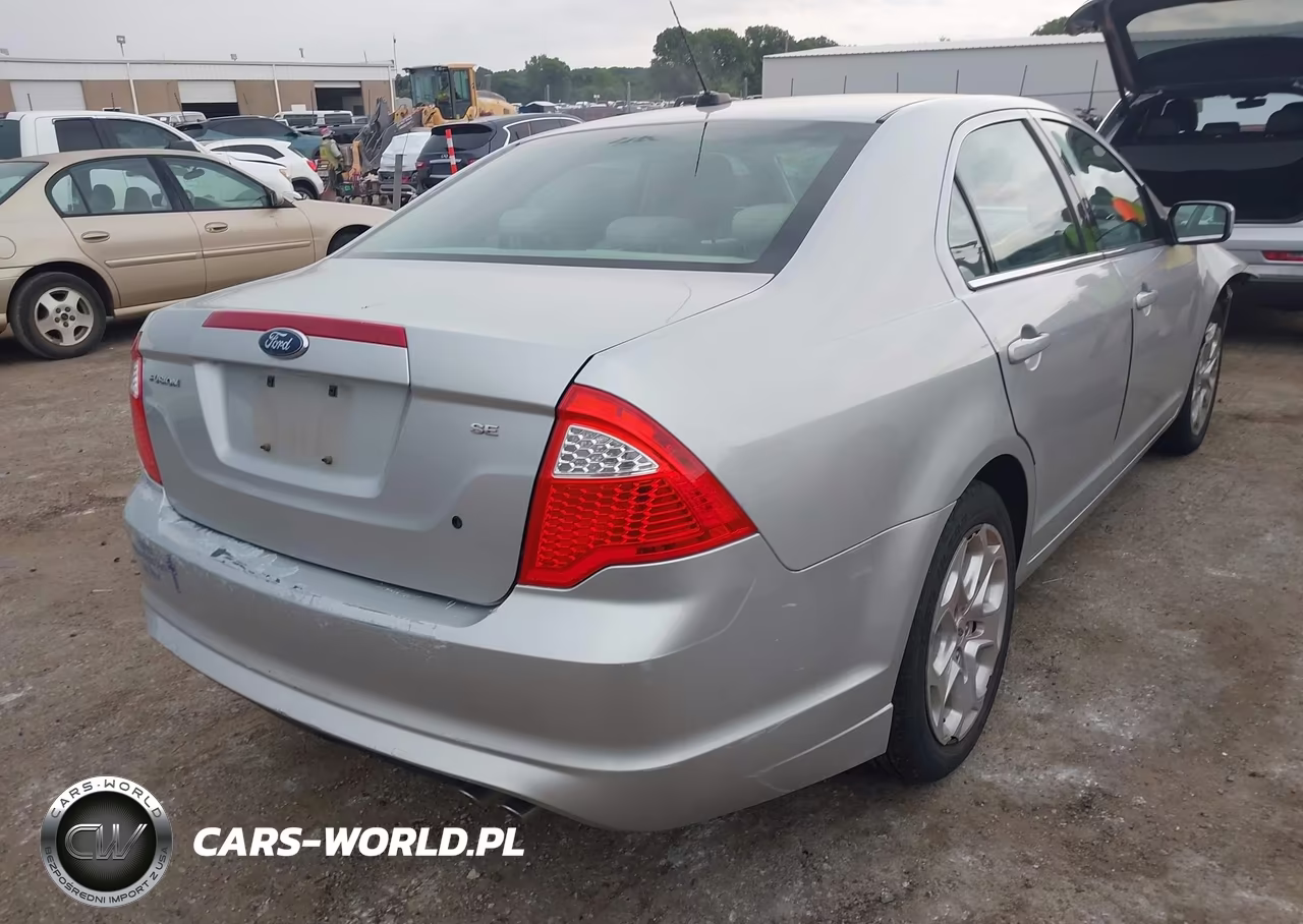 2010 Ford Fusion Se VIN:3FAHP0HA4AR287992 - 4