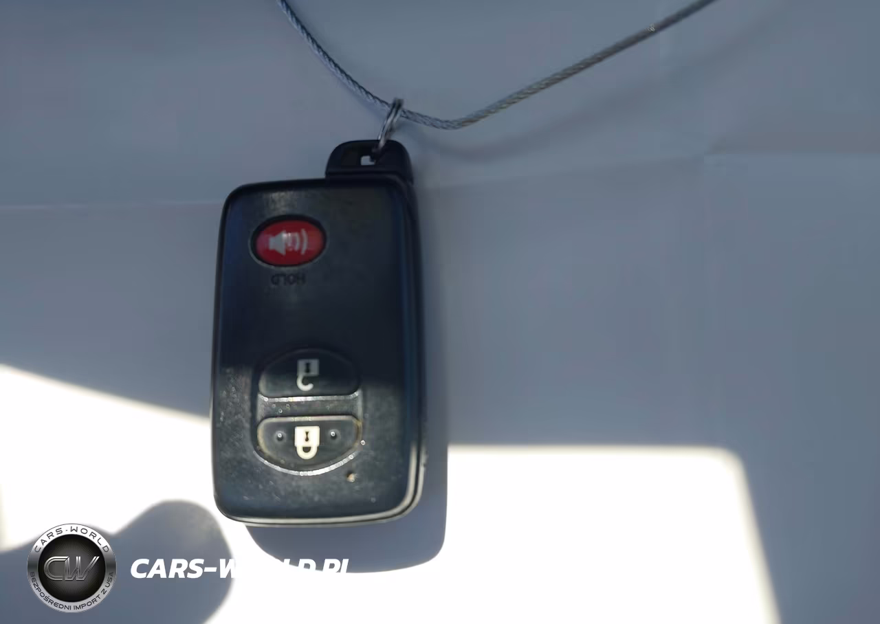2011 Toyota Prius Two VIN:JTDKN3DU7B1470354 - 11