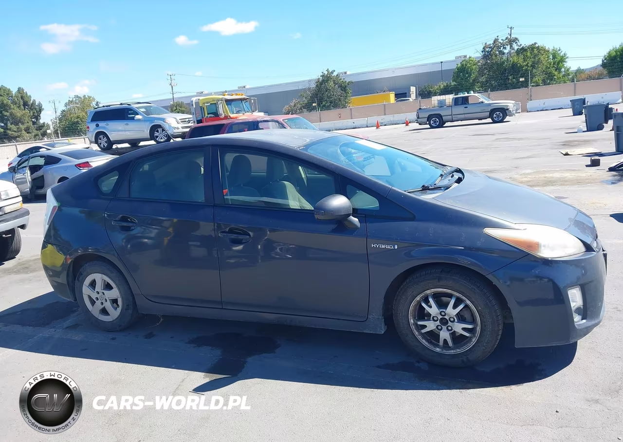 2011 Toyota Prius Two VIN:JTDKN3DU7B1470354 - 13