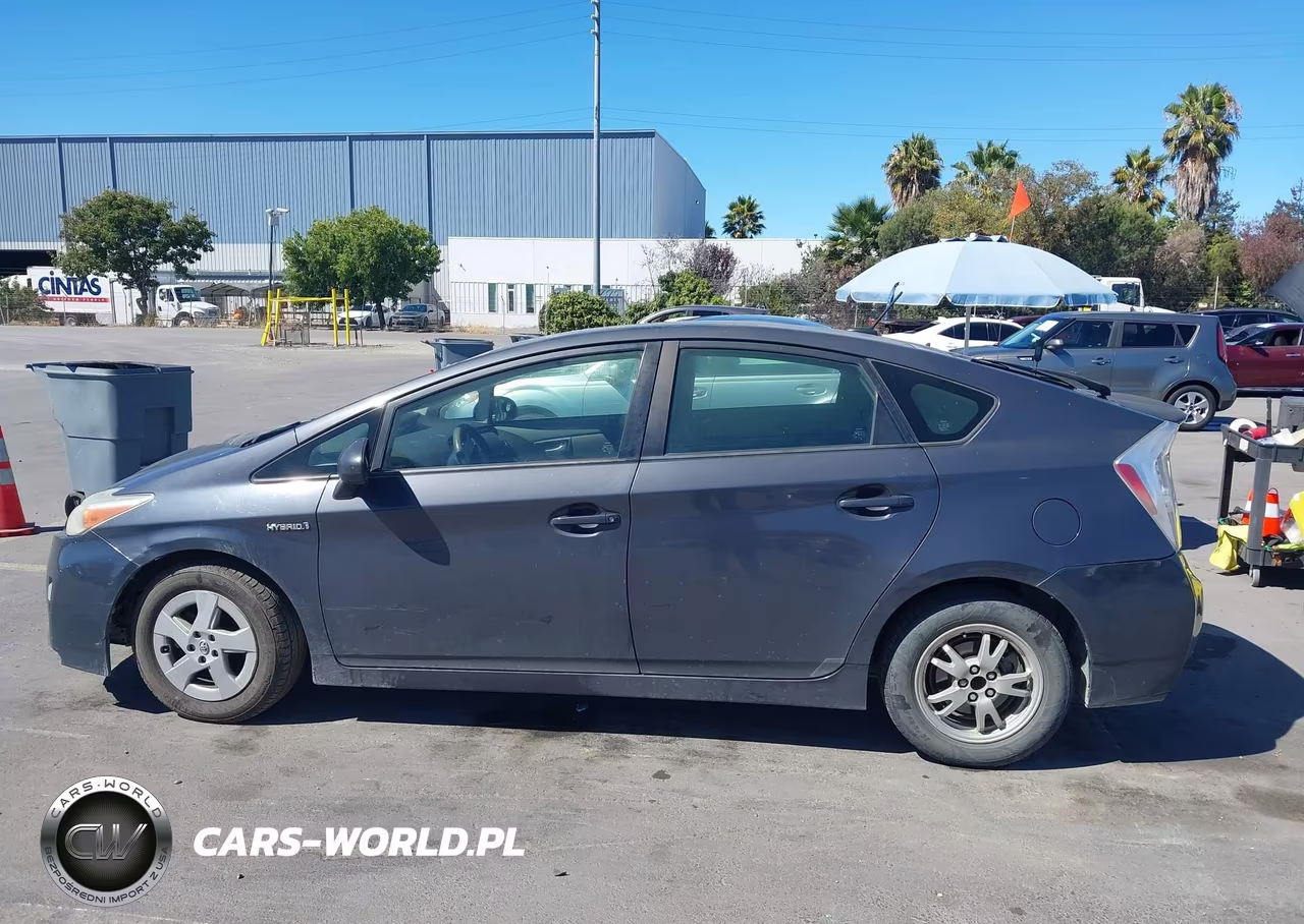 2011 Toyota Prius Two VIN:JTDKN3DU7B1470354 - 14