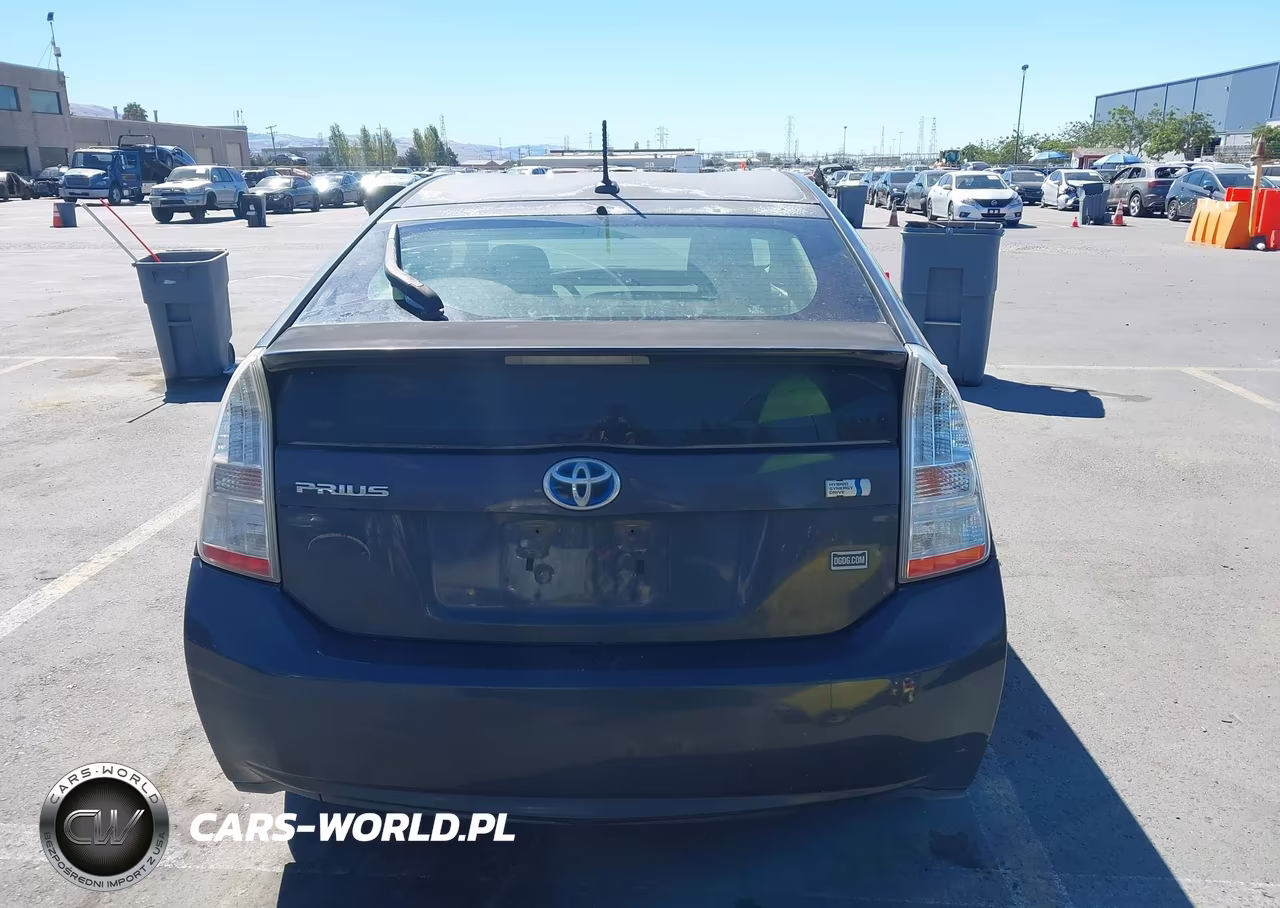 2011 Toyota Prius Two VIN:JTDKN3DU7B1470354 - 16