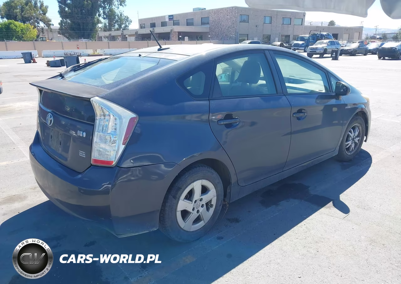 2011 Toyota Prius Two VIN:JTDKN3DU7B1470354 - 4