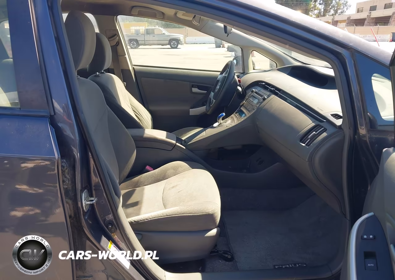 2011 Toyota Prius Two VIN:JTDKN3DU7B1470354 - 5