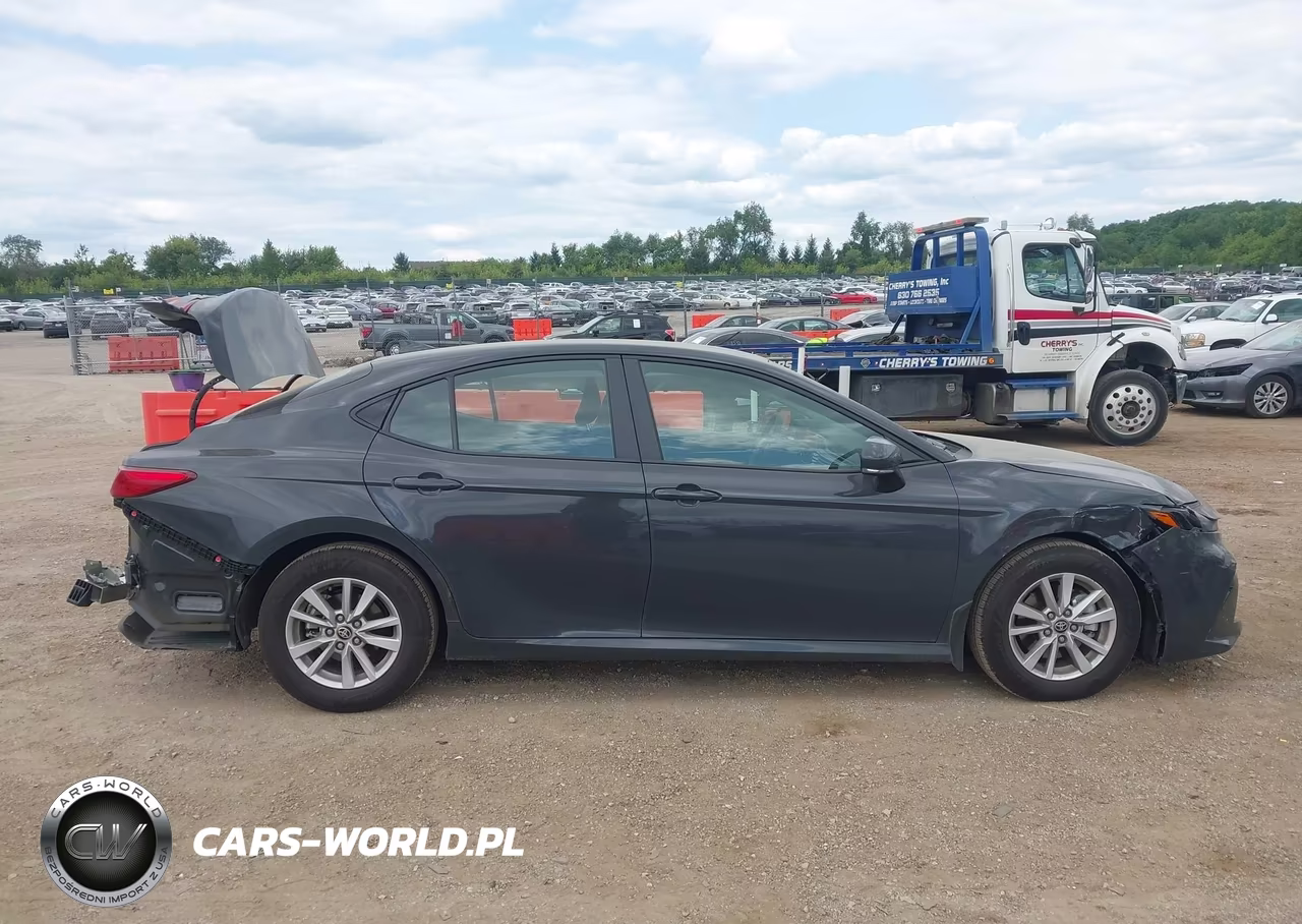 2026 Toyota Camry Le VIN:4T1DAACK4TU327687 - 13