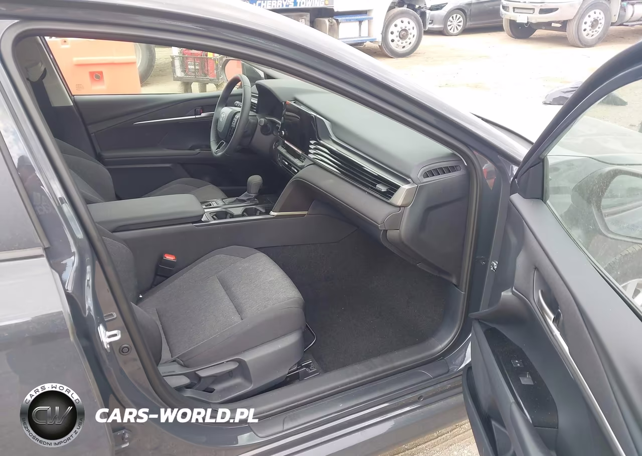 2026 Toyota Camry Le VIN:4T1DAACK4TU327687 - 5