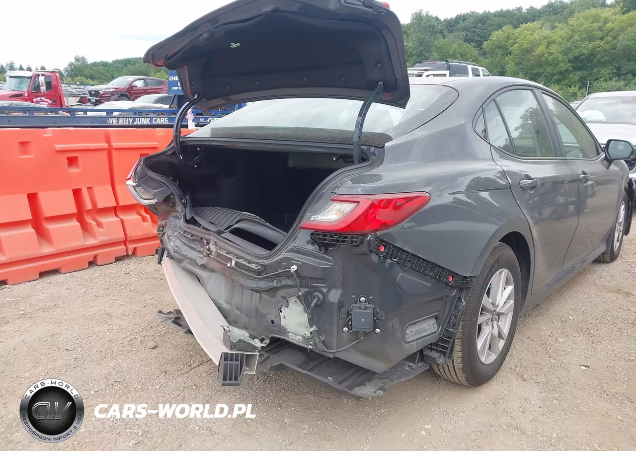 2026 Toyota Camry Le VIN:4T1DAACK4TU327687 - 6