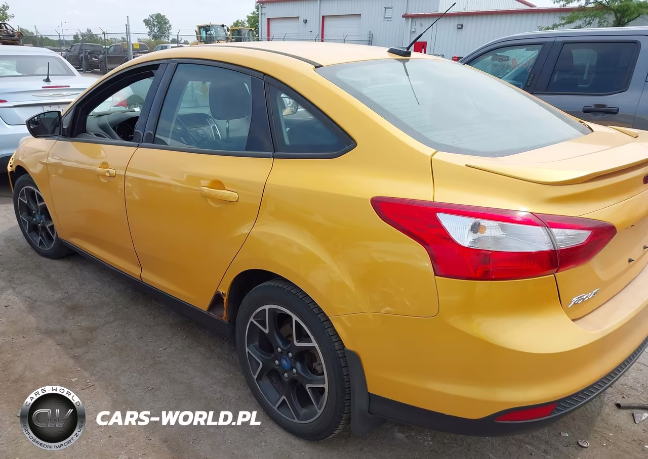 2012 Ford Focus Se VIN:1FAHP3F2XCL183232 - 3