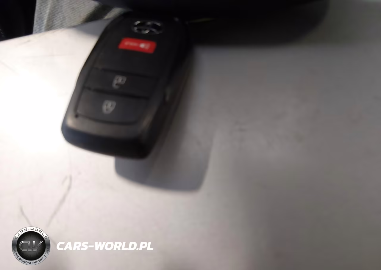 2024 Toyota Prius Xle Awd-E VIN:JTDADABU6R3010770 - 11