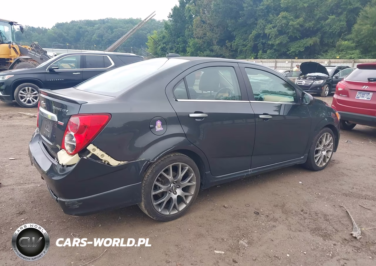 2015 Chevrolet Sonic Ltz Auto VIN:1G1JE5SB5F4213375 - 4