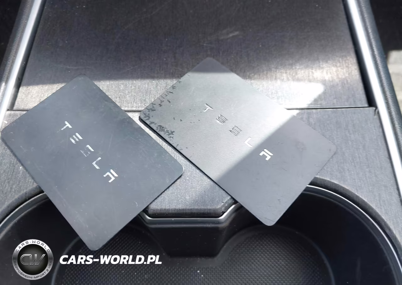 2020 Tesla Model Y Long Range Dual Motor All-Wheel Drive-Performance Dual Motor All-Wheel Drive VIN:5YJYGDEFXLF001178 - 11