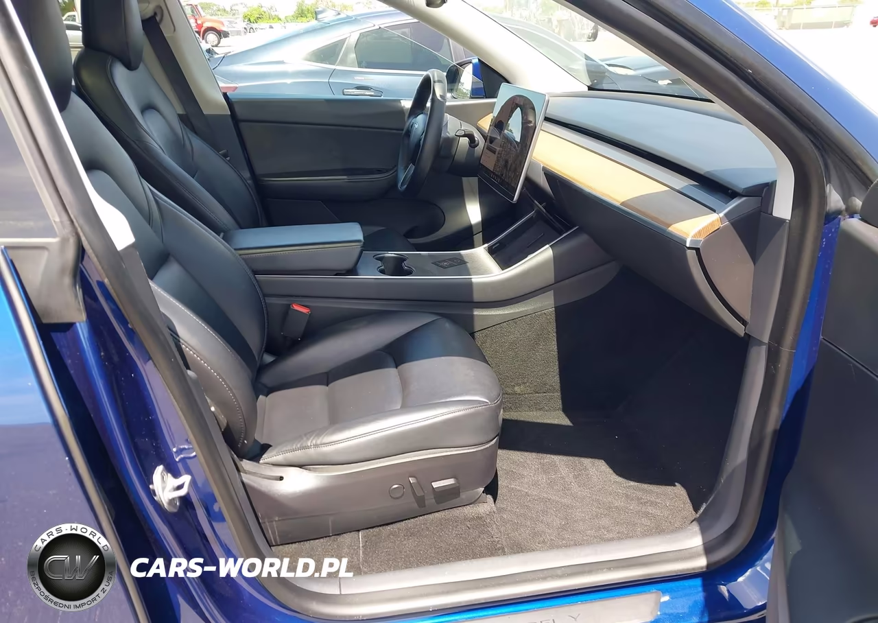 2020 Tesla Model Y Long Range Dual Motor All-Wheel Drive-Performance Dual Motor All-Wheel Drive VIN:5YJYGDEFXLF001178 - 5