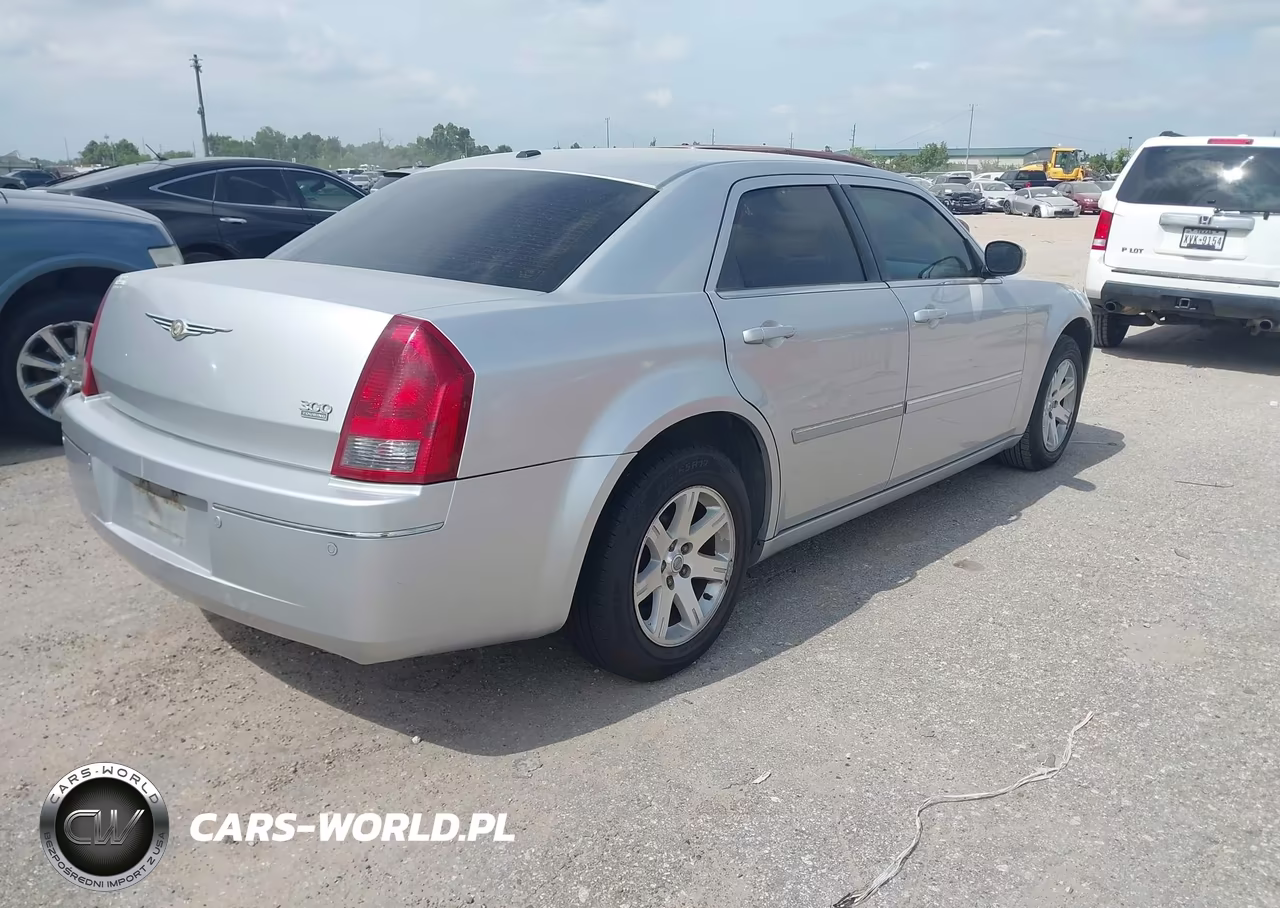 2007 Chrysler 300 Touring VIN:2C3KA53G77H752686 - 4