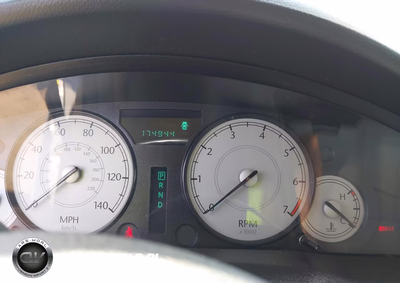 2007 Chrysler 300 Touring VIN:2C3KA53G77H752686 - 7