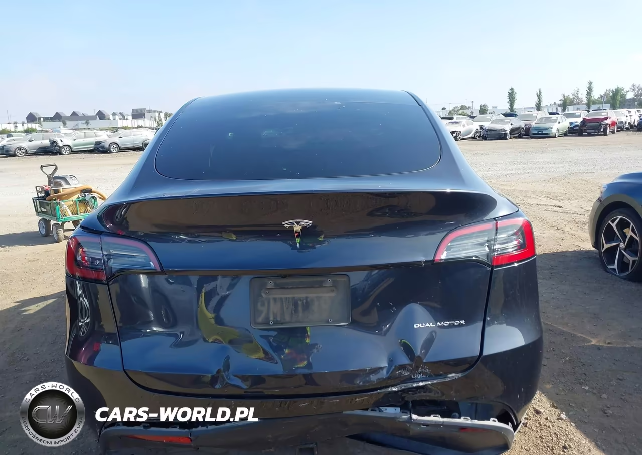 2024 Tesla Model Y Long Range Dual Motor All-Wheel Drive VIN:7SAYGDEE2RF117137 - 17