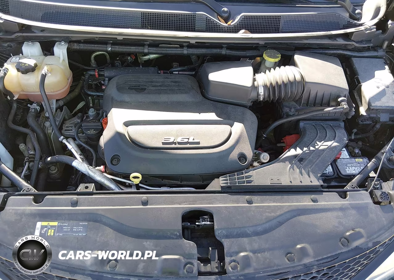 2018 Chrysler Pacifica Touring L VIN:2C4RC1BG0JR237447 - 10