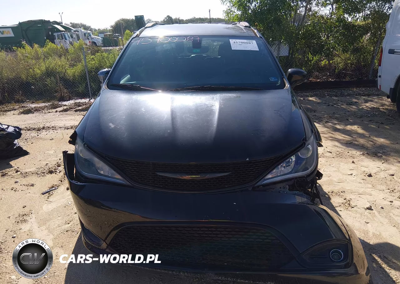 2018 Chrysler Pacifica Touring L VIN:2C4RC1BG0JR237447 - 12
