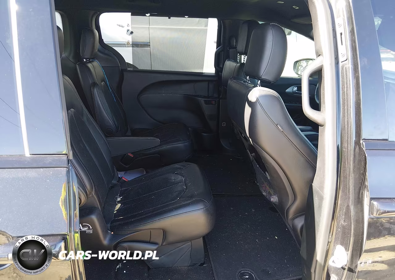 2018 Chrysler Pacifica Touring L VIN:2C4RC1BG0JR237447 - 8