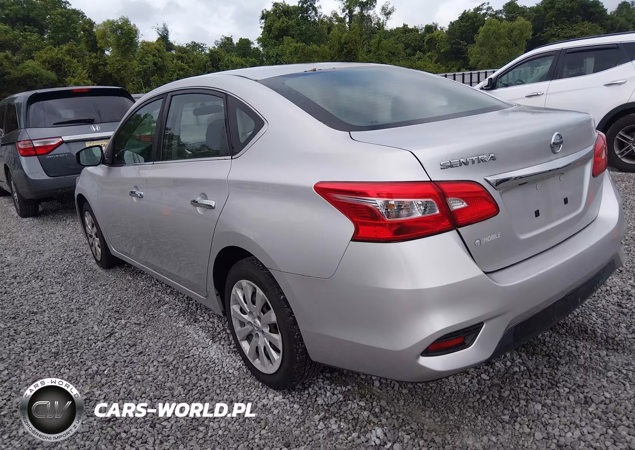 2018 Nissan Sentra S VIN:3N1AB7AP2JY252460 - 3