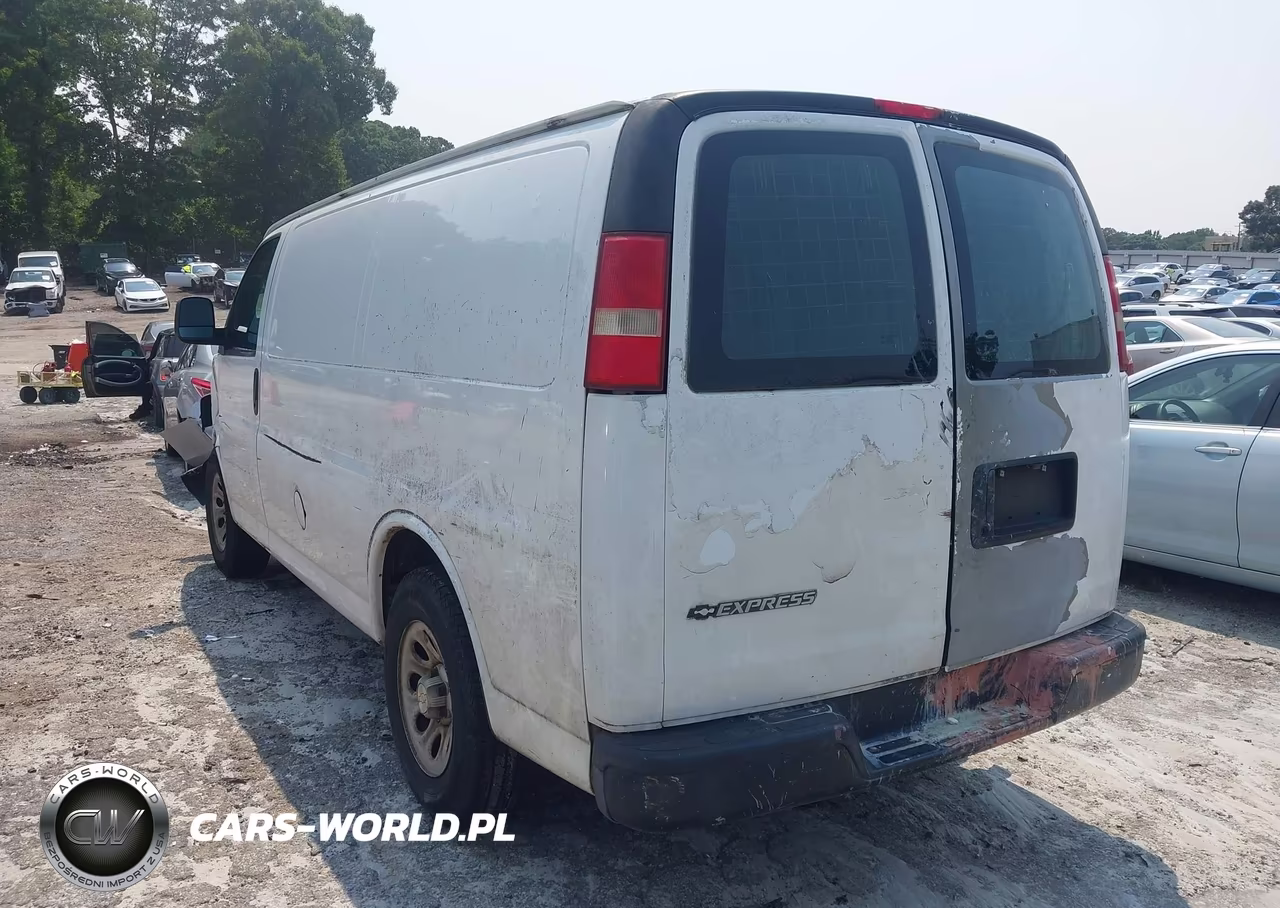 2009 Chevrolet Express Work Van VIN:1GCFG15X091134953 - 3