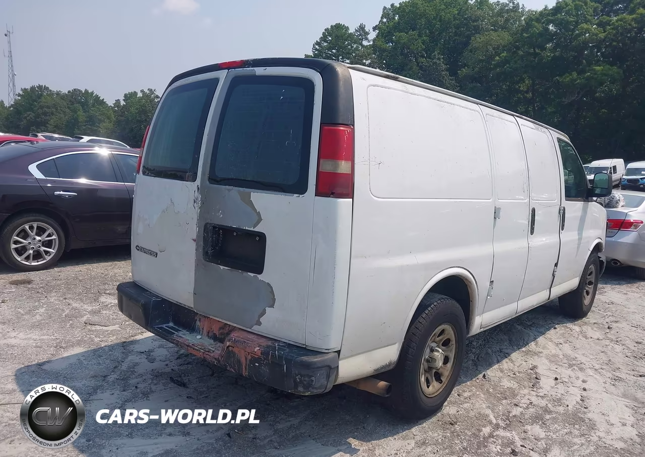 2009 Chevrolet Express Work Van VIN:1GCFG15X091134953 - 4