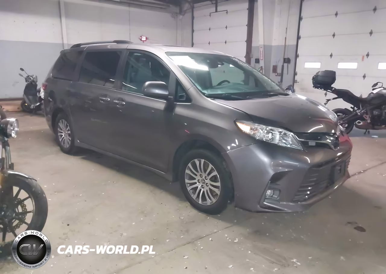 2020 Toyota Sienna Xle