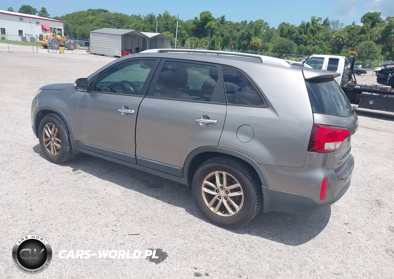 2014 Kia Sorento Lx VIN:5XYKT4A68EG500208 - 3