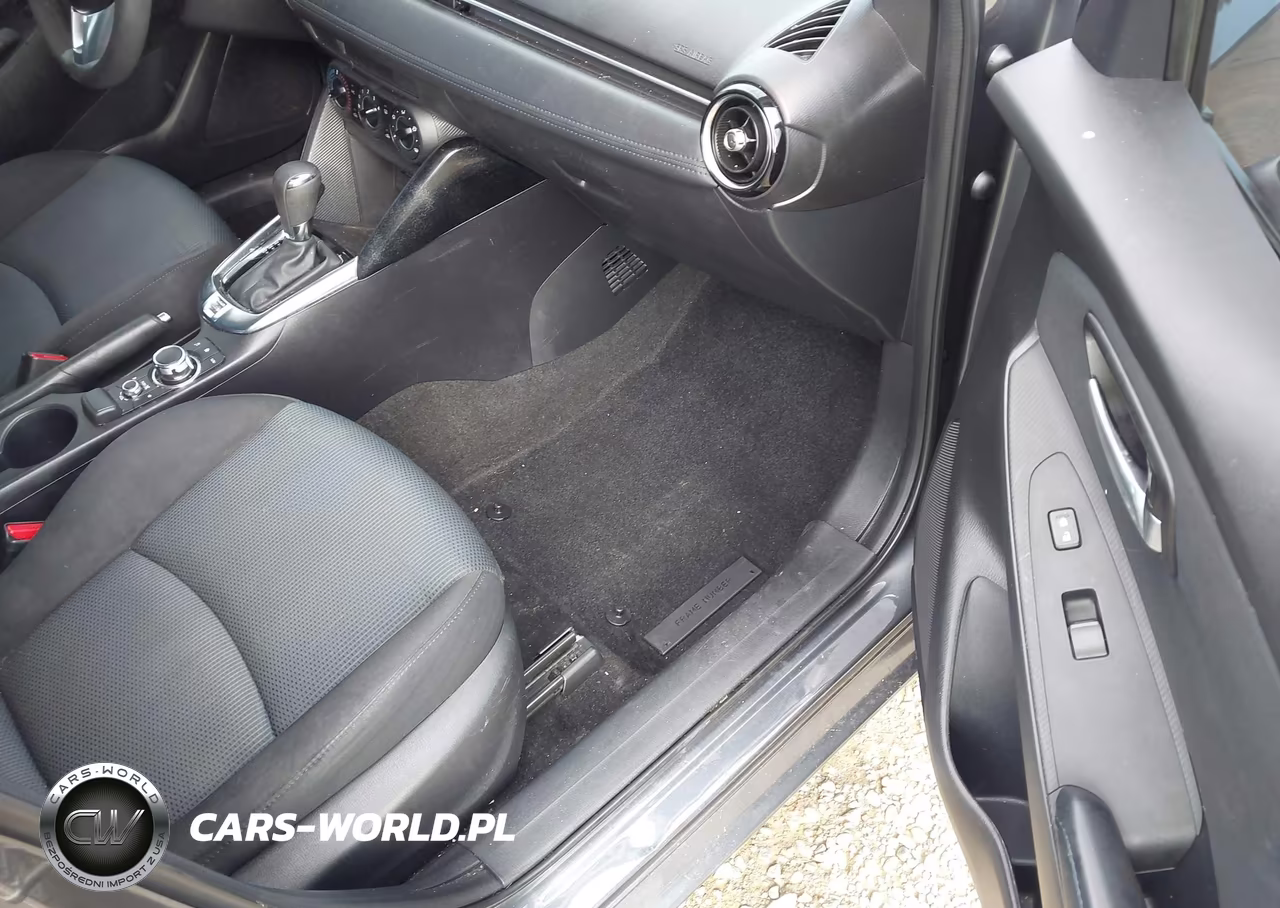 2017 Toyota Yaris Ia VIN:3MYDLBYV6HY173982 - 5
