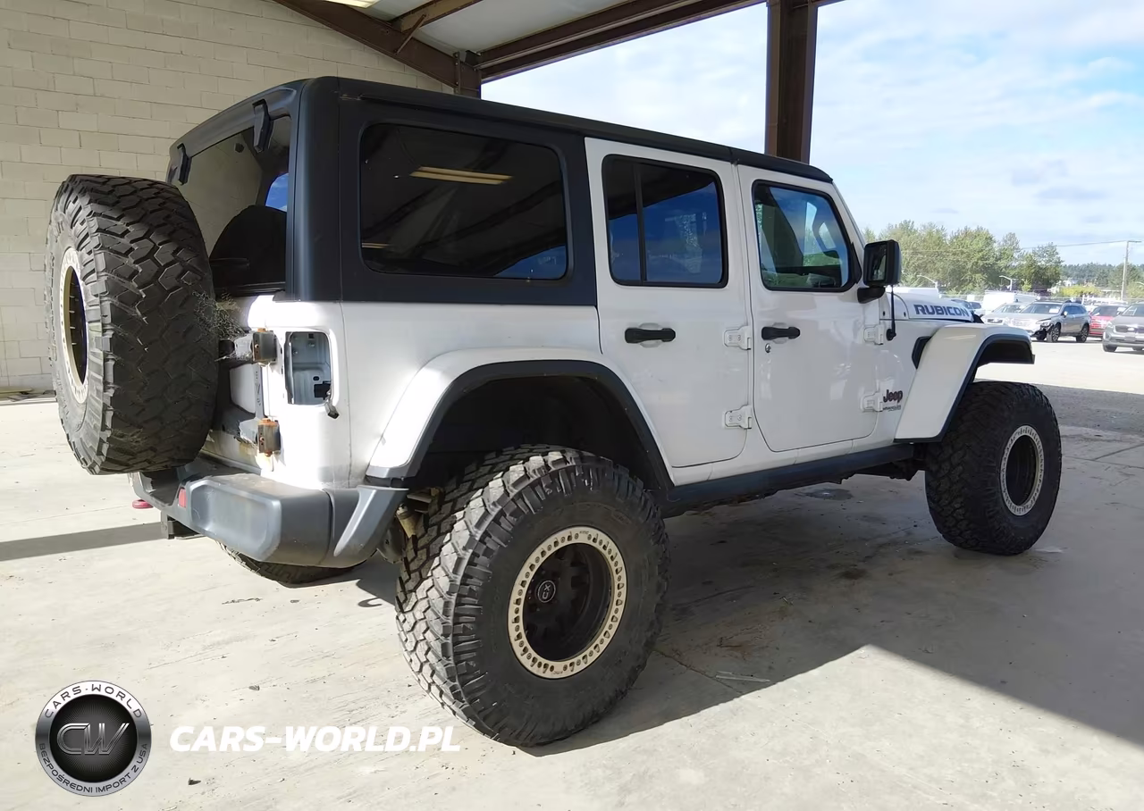 2018 Jeep Wrangler Unlimited Rubicon 4X4 VIN:1C4HJXFG0JW308555 - 4