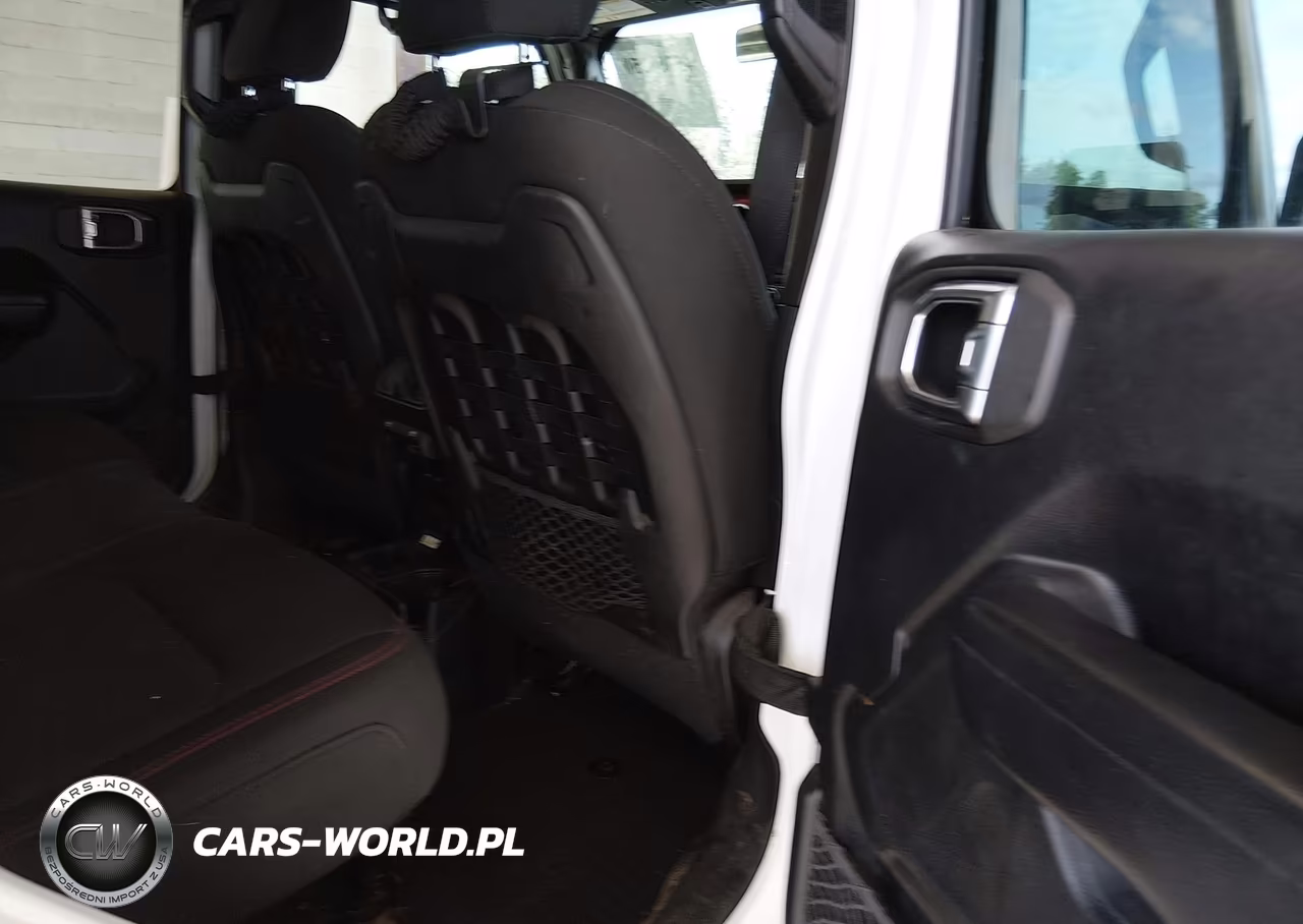 2018 Jeep Wrangler Unlimited Rubicon 4X4 VIN:1C4HJXFG0JW308555 - 8