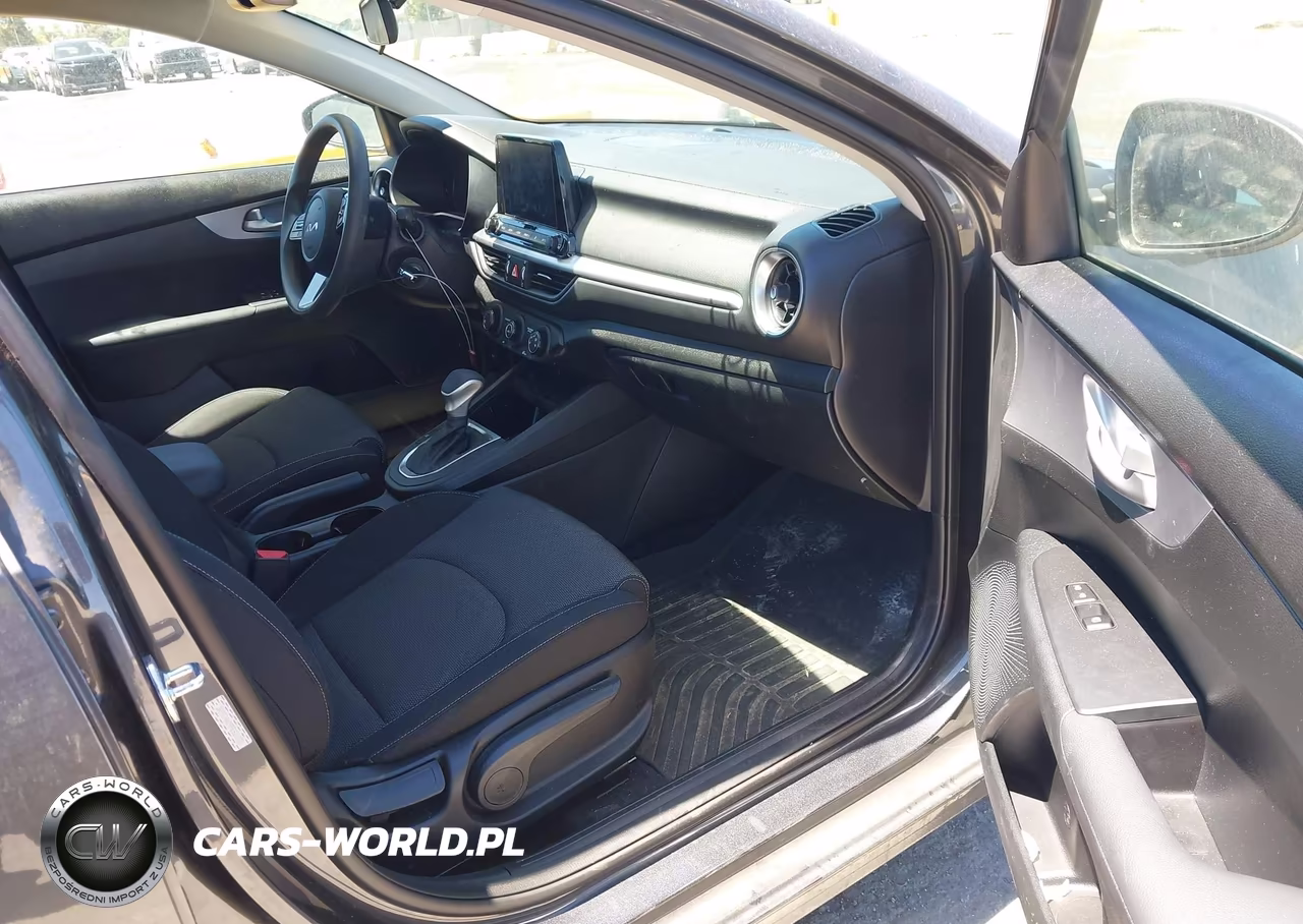 2023 Kia Forte Lx VIN:3KPF24AD9PE521233 - 5