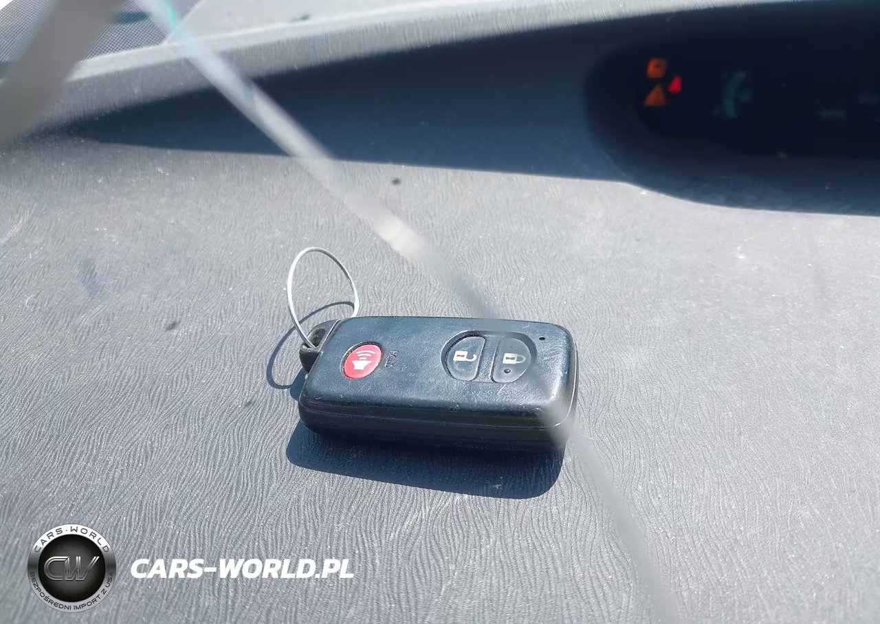 2012 Toyota Prius Two VIN:JTDKN3DU0C5489631 - 11