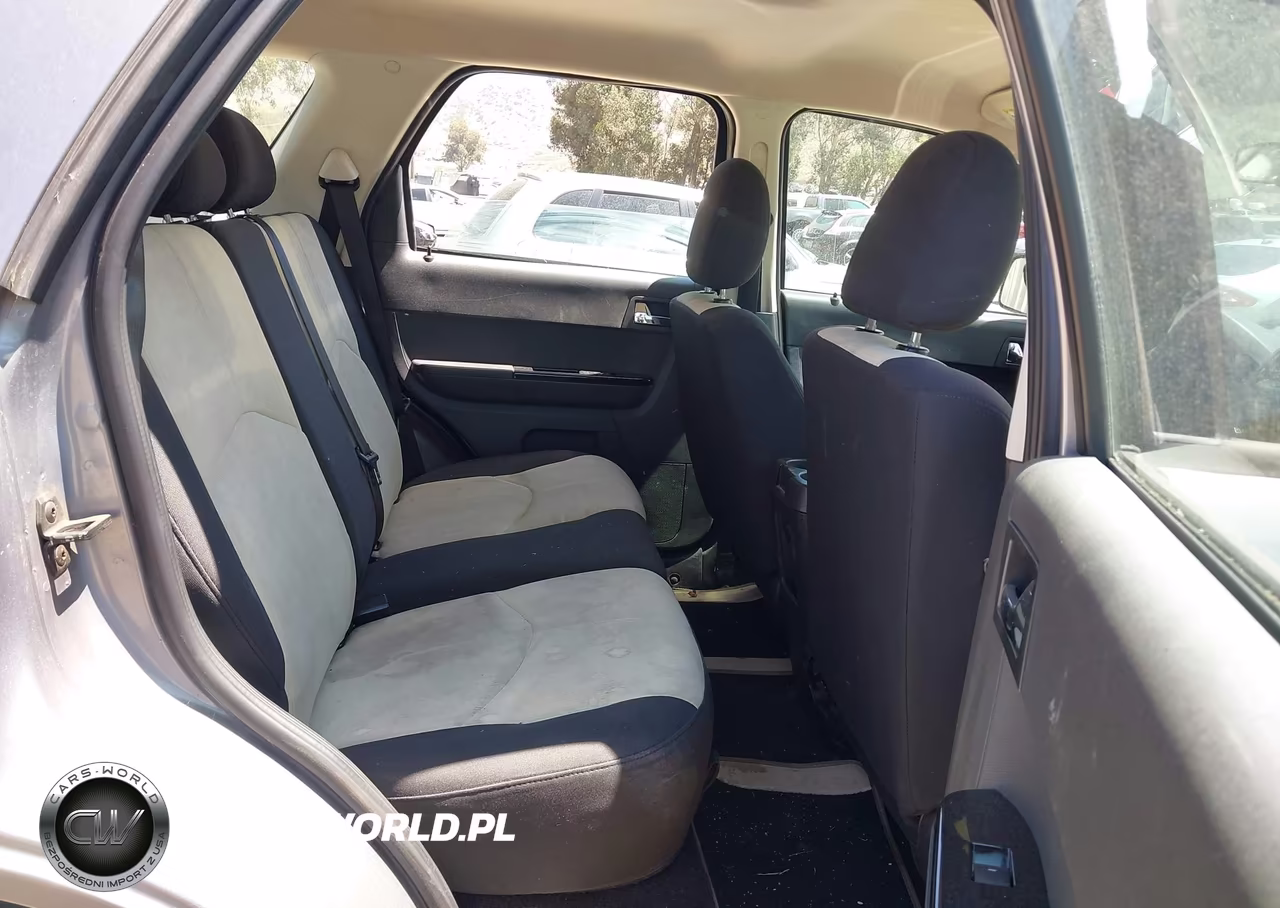 2008 Mazda Tribute I Sport VIN:4F2CZ02Z58KM02692 - 8