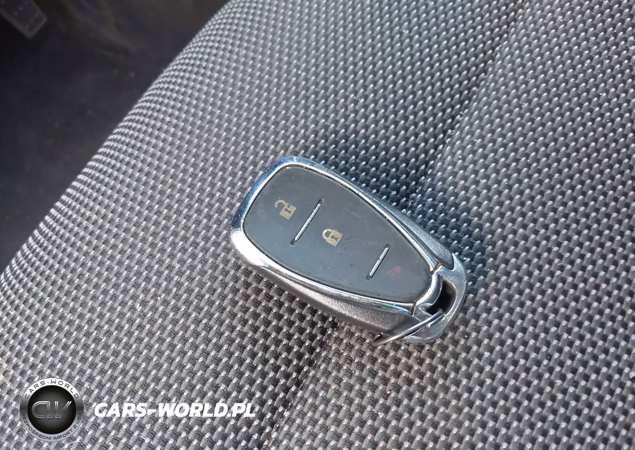 2018 Chevrolet Traverse Ls VIN:1GNERFKW5JJ110092 - 11