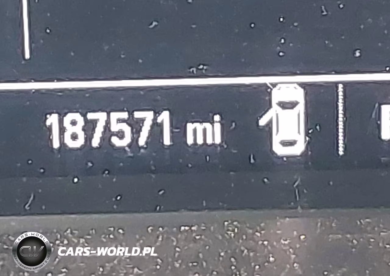 2018 Chevrolet Traverse Ls VIN:1GNERFKW5JJ110092 - 15