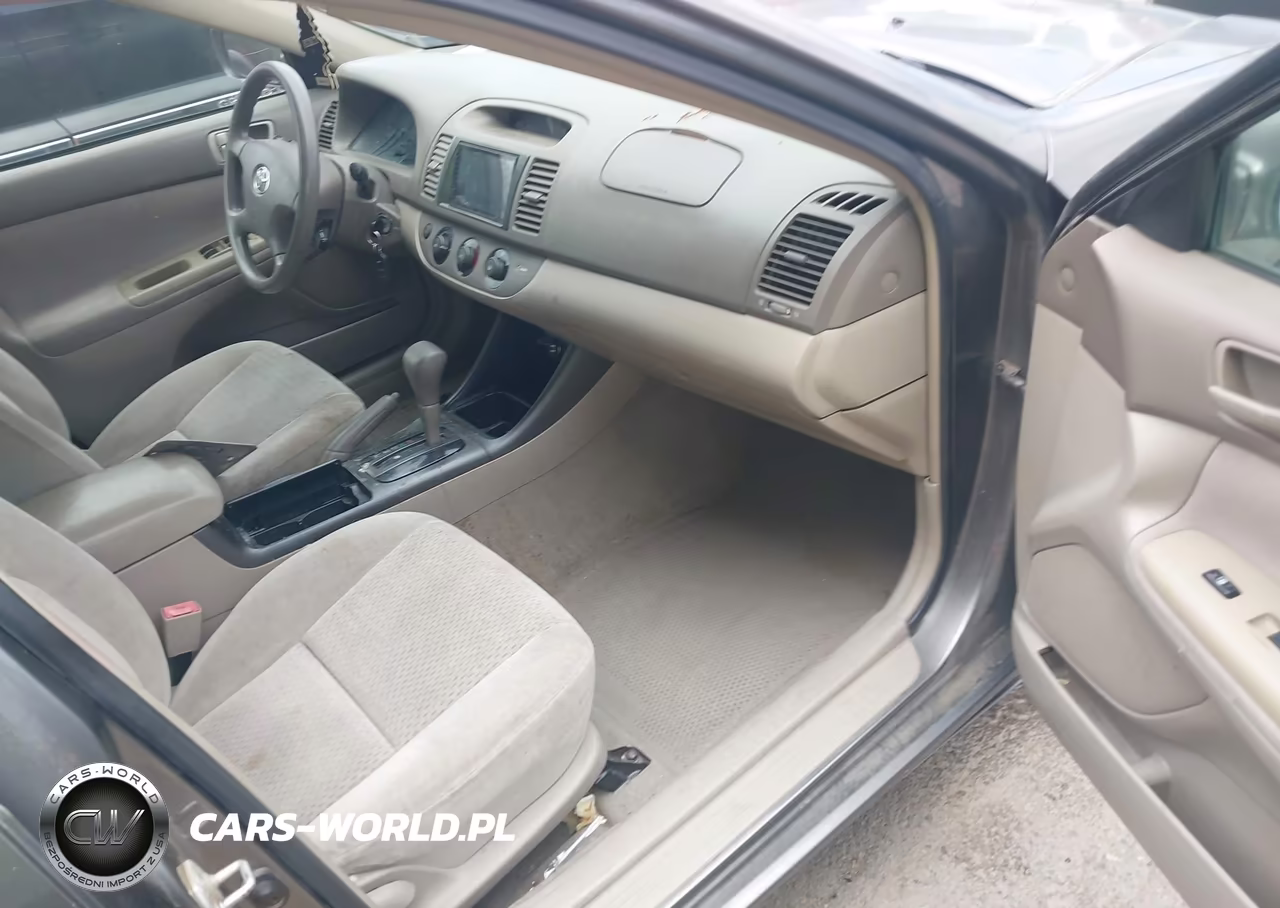 2002 Toyota Camry Le VIN:4T1BF30K82U529200 - 5