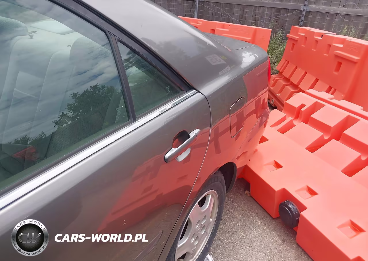 2002 Toyota Camry Le VIN:4T1BF30K82U529200 - 6
