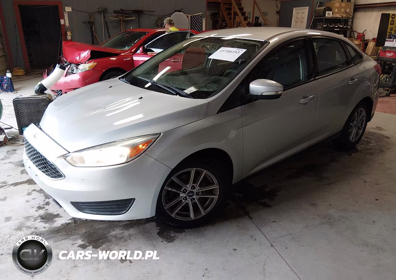 2017 Ford Focus Se VIN:1FADP3F26HL228382 - 2