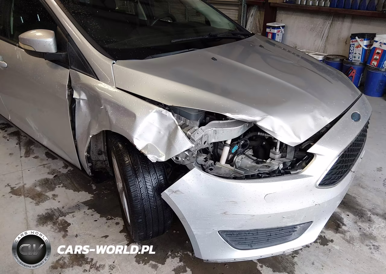 2017 Ford Focus Se VIN:1FADP3F26HL228382 - 6
