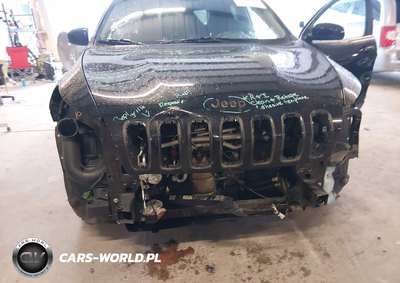 2016 Jeep Cherokee Latitude VIN:1C4PJMCSXGW245508 - 18