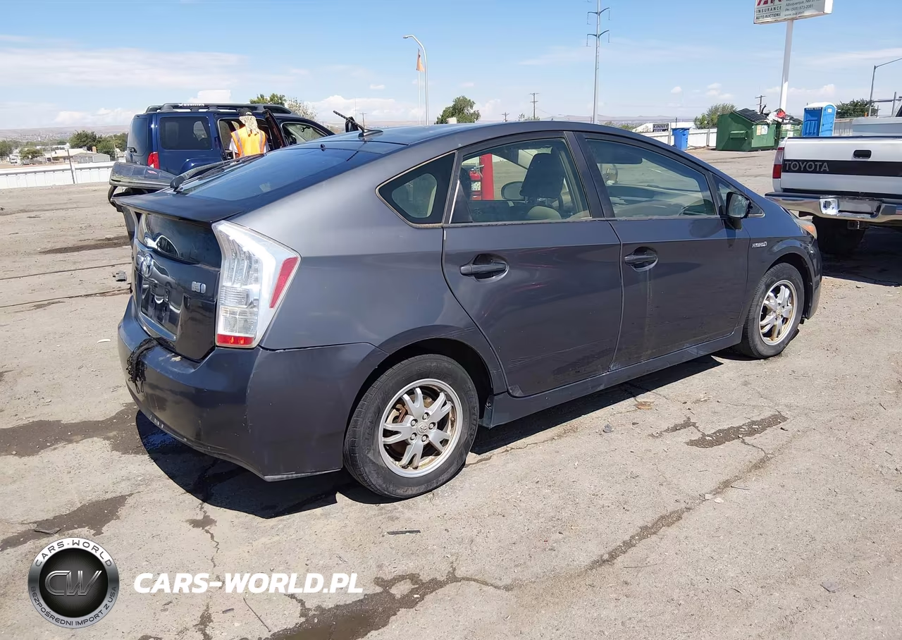 2011 Toyota Prius Two VIN:JTDKN3DUXB1382639 - 4