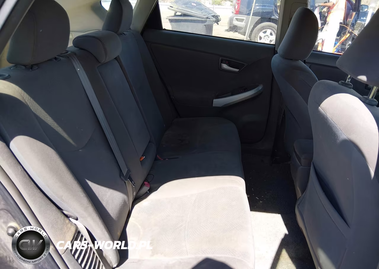 2011 Toyota Prius Two VIN:JTDKN3DUXB1382639 - 8