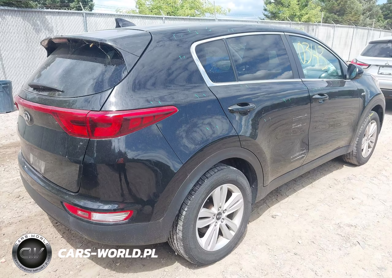 2018 Kia Sportage Lx VIN:KNDPMCAC5J7337902 - 4