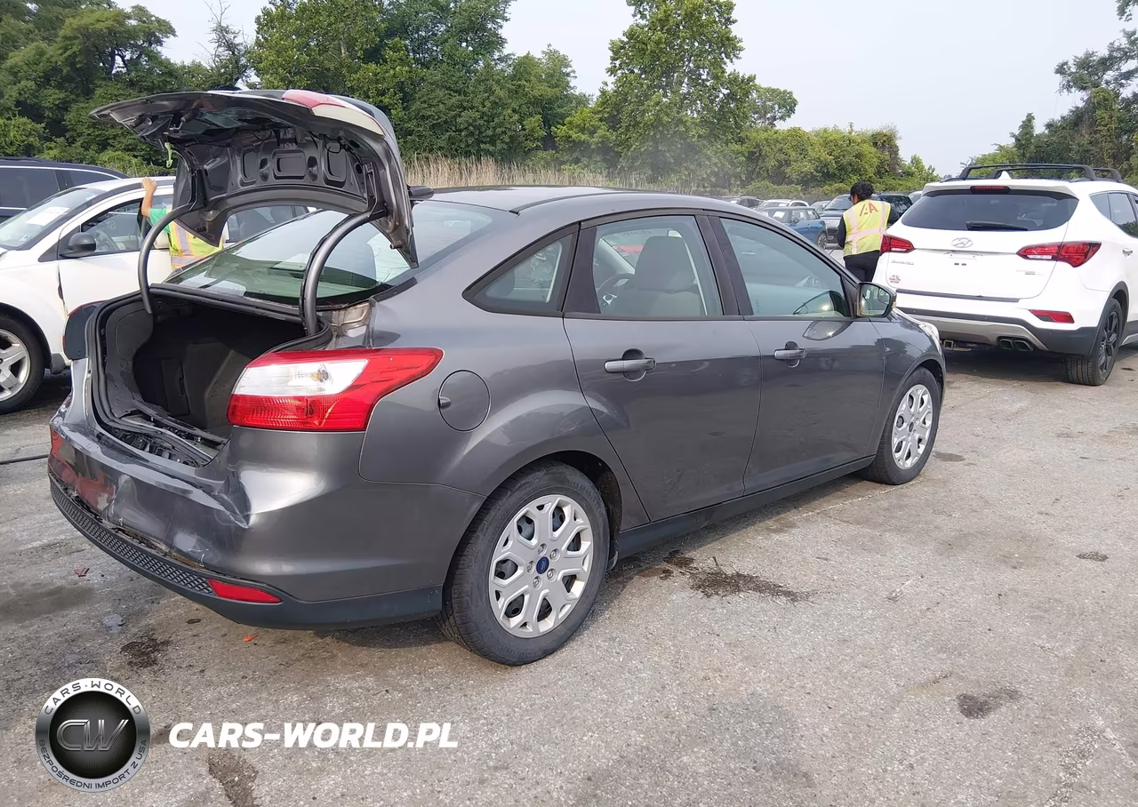 2013 Ford Focus Se VIN:1FADP3F26DL199217 - 4